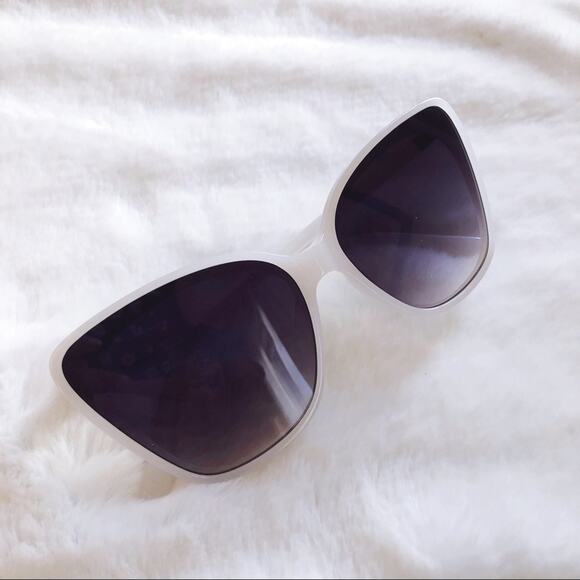 Amelia White Cat Eye Full Rim Sunglasses - Picture 5 of 10